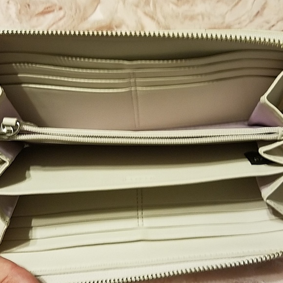 Coach Wallet - Picture 4 of 8